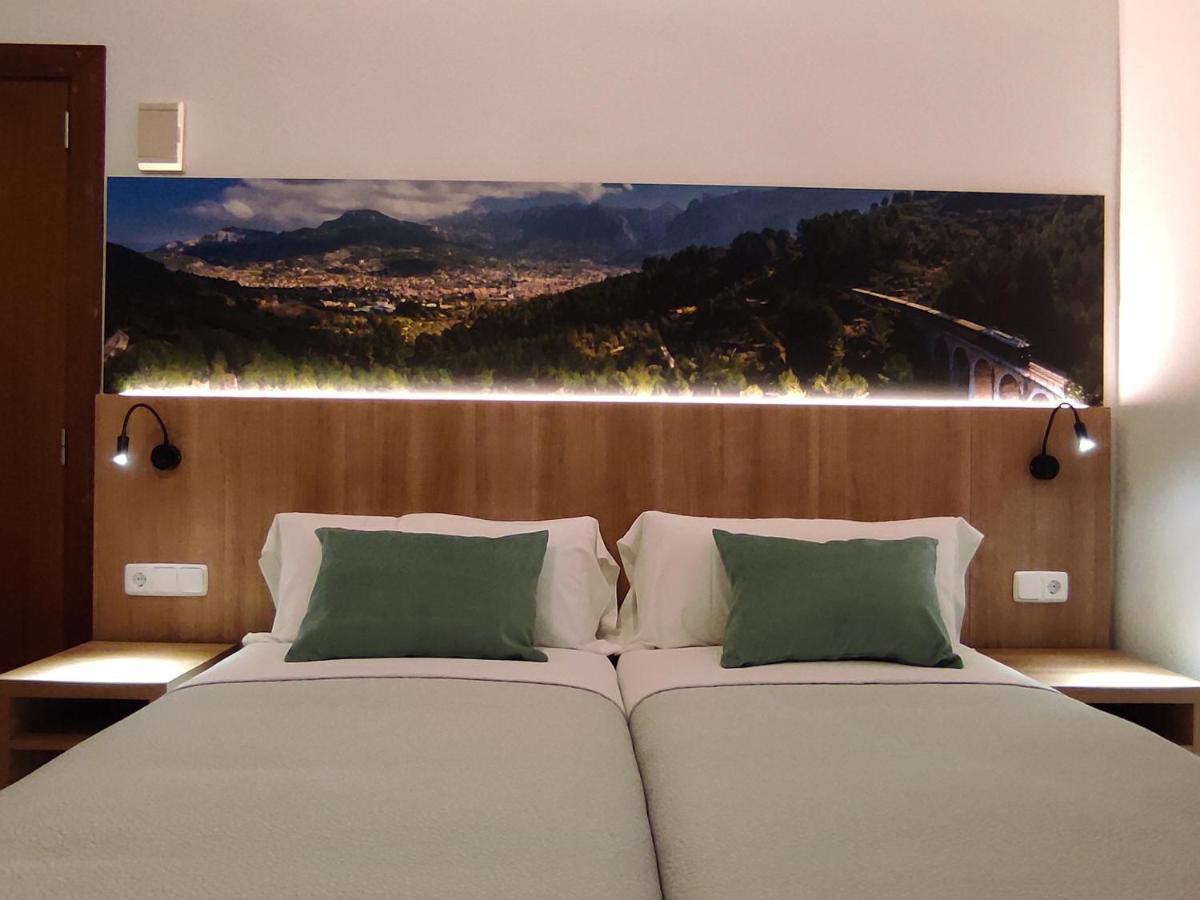 Familiar Double Room with Private Bathroom,1349089799:JPEG